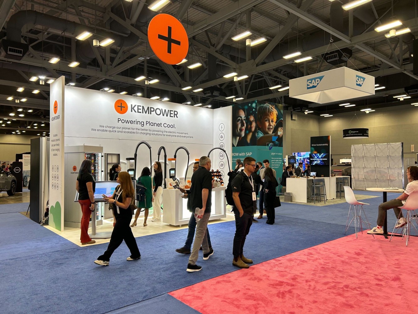Exhibitors and attendees on the MOVE America 2024 show floor