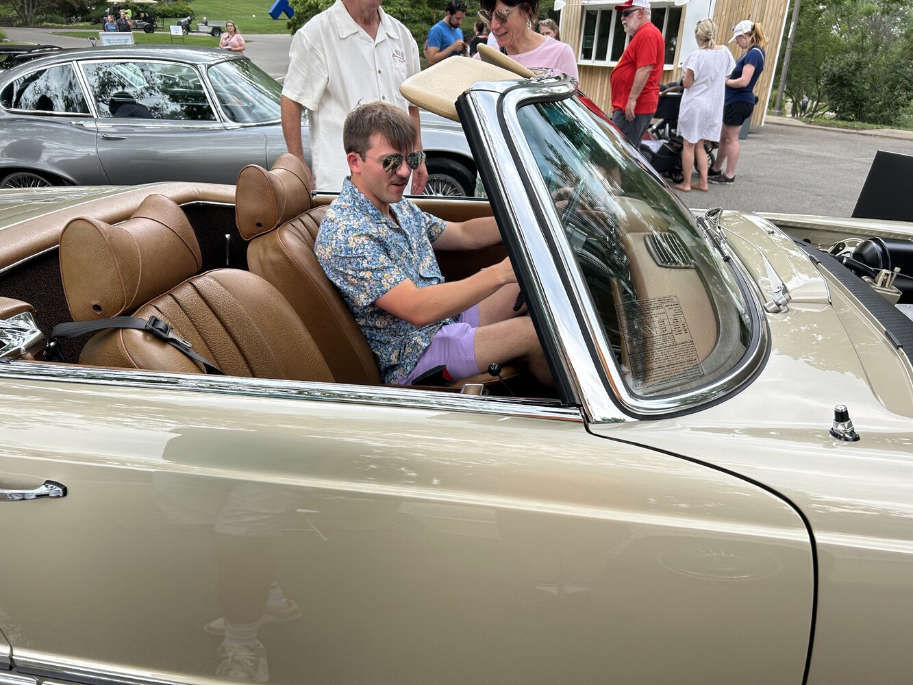 1969 Mercedes 280 SL Roadster with a Harvard student behind the wheel